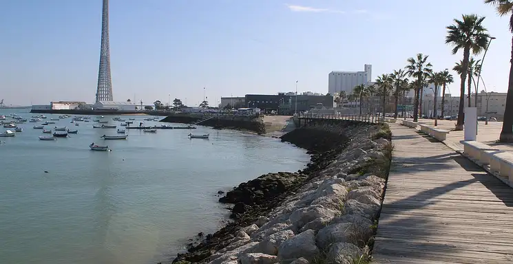 Dlaczego warto stosować bazę pod makijaż?