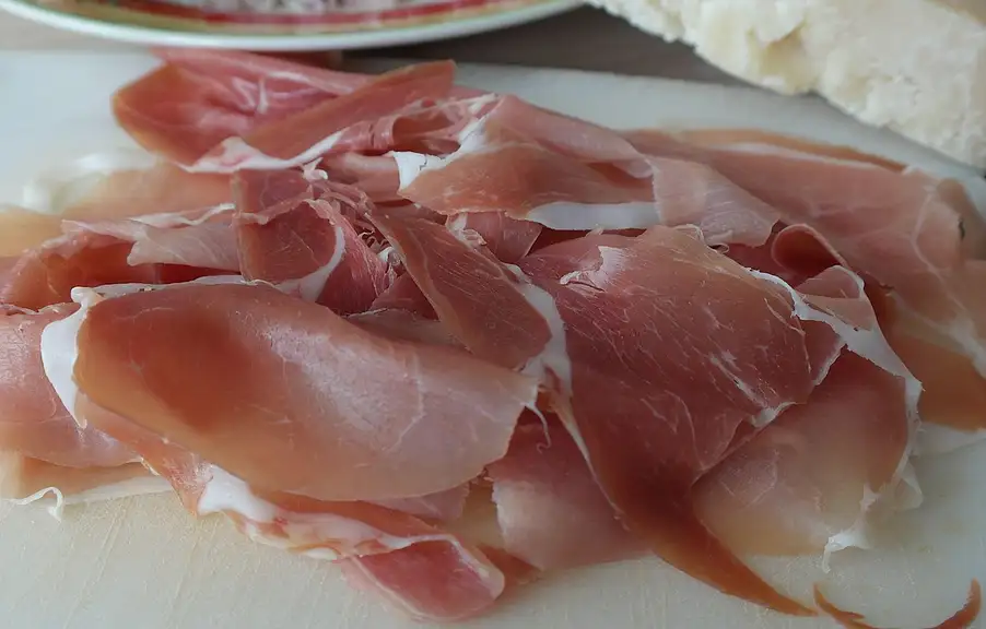 Szynka parmeńska w ciąży: czy bezpieczna?