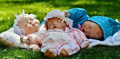 Jak usypiać niemowlaka spokojnie?